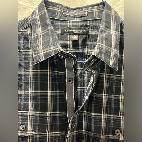 Banana Republic Men’s Short Sleeve Button Down Shirt - Picture 4 of 6